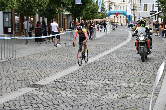 予年轻球员 予年轻球员